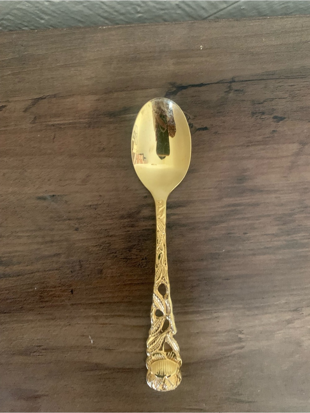 vintage Set of Two Decorative Collectible Spoons - Gold and Silver Tones - Picture 5 of 12